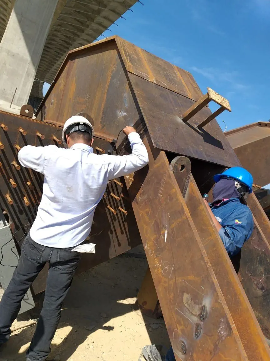 Inspección en anclaje de tirantes